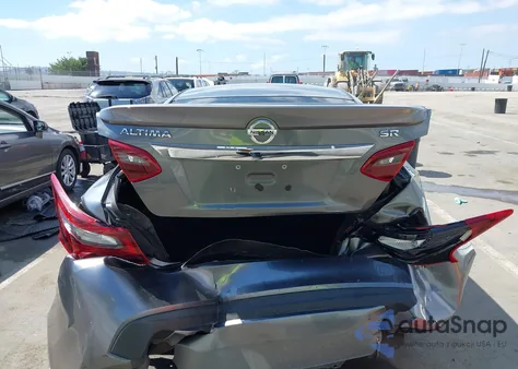 2018 Nissan Altima 2.5 Sr из США, поврежденный, VIN 1N4AL3AP0JC143268